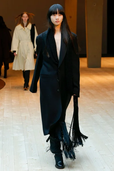 Look 8